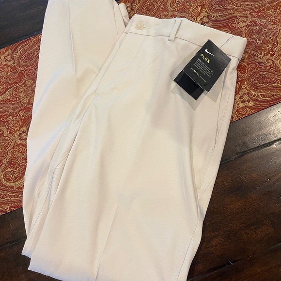 Men’s Nike Flex Golf Pant Size 32x30. NWT, MSRP $80